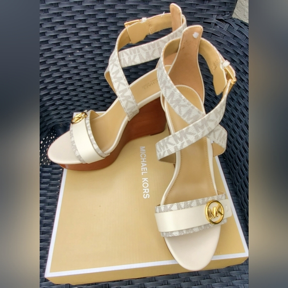 Michael Kors Wedges - Picture 2 of 4